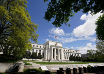 Fed reduz juros dos EUA pela 1ª vez em 9 meses, para faixa de 4% a 4,25% ao ano