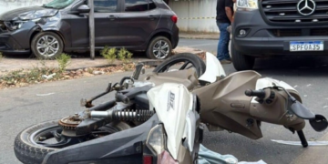 Adolescente de 15 anos morre em batida entre moto e carro