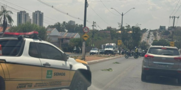 Motocilista é atropelado por caminhão e morre na República do Líbano