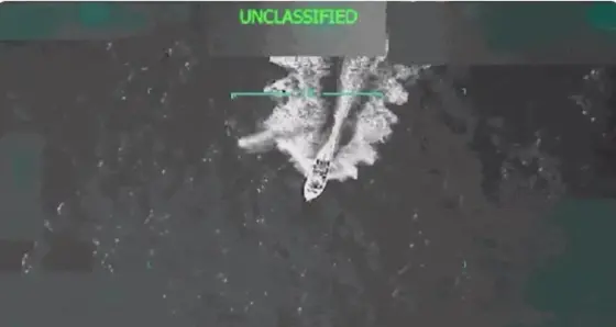 Vídeo mostra ataque dos EUA a barco venezuelano com drogas no Caribe