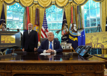 'Gold Card': Trump assina ordem que cria visto de residência no valor de US$ 1 milhão