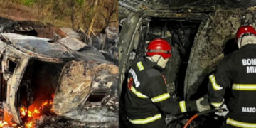 Caminhão tomba, pega fogo e motorista morre em Mirassol D’Oeste