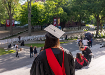 Programa gratuito prepara brasileiros para vagas em universidades estrangeiras