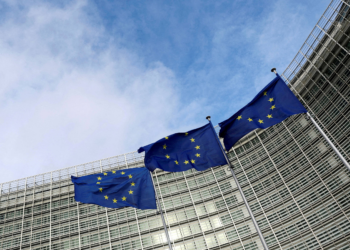 UE mira Apple, Google e Microsoft por fraudes financeiras na internet