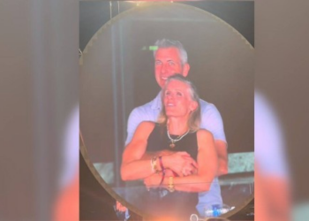 Ex de flagrada em show do Coldplay também estava lá com outra