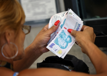 Na Argentina, jornal e DVD contam mais que streaming na inflação; veja o que isso significa para Milei