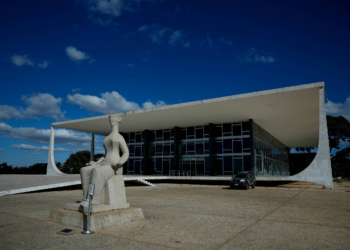 STF quer reajuste de 8% por ano para servidores do Judiciário até 2028