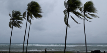 Furacão Melissa atinge Cuba após devastar Jamaica