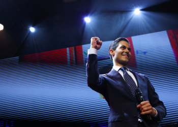 Partido centrista vence eleições da Holanda, que deve ter o 1º premiê abertamente gay e o mais jovem da história do país