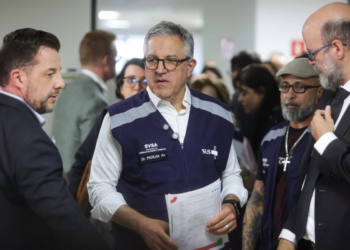 Ministro: Evite bebida em garrafa de rosca