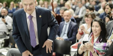 Fundação de George Soros doou R$ 800 mil para filme que demoniza evangélicos