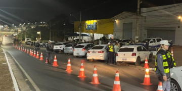 Treze motoristas são presos em blitz na Estrada do Moinho