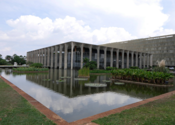 Itamaraty pede R$ 72 milhões a mais para fechar as contas do mês