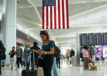 Vistos de meio milhão, regras mais duras: a ofensiva de Trump para reduzir também imigração legal