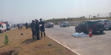 Homem é atropelado por moto e morre em avenida de Várzea Grande