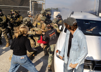 Juíza dos EUA manda suspender envio de tropas da Guarda Nacional de Trump a Illinois