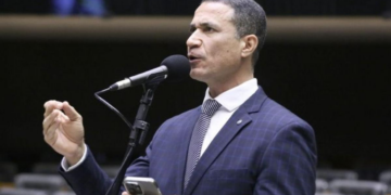 Assis: Lula está pagando influencers para mentir nas redes sociais