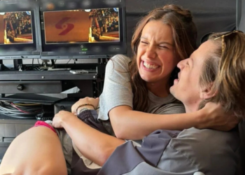 Millie Bobby Brown compartilha primeira foto da filha adotada