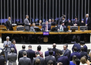 Câmara aprova isenção do IR para quem ganha até R$ 5 mil por mês