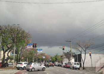 Inmet emite alerta laranja para tempestades e ventos intensos nesta terça (14) em SP