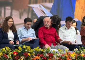 Lula confirma reunião de negociação com EUA nesta quinta e relembra conversa com Trump: 'Pintou indústria petroquímica'