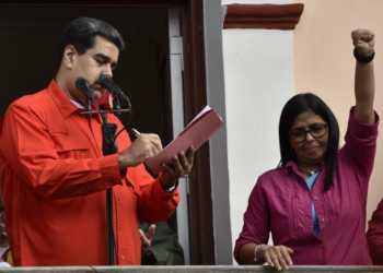 Vice-presidente da Venezuela oferece aos EUA transição de governo sem Maduro, diz jornal