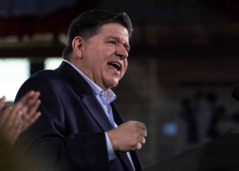 Governador dos EUA diz que ganhou R$ 7,6 milhões em cassino de Las Vegas