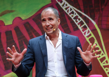 Cura para calvicie? Discordo! Os carecas assumidos são irresistivelmente sexys