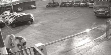 Policiais militares salvam criança engasgada; veja vídeo