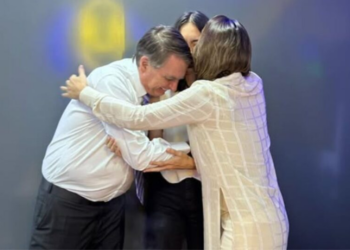 Laurinha Bolsonaro e a festa de debutante mais triste da República