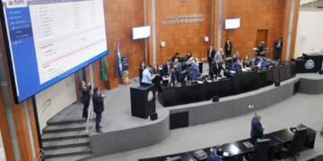 Em sessão tumultuada, deputados aprovam reajuste salarial de 6,38% para servidores do TJMT