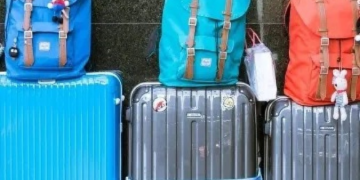 Senado aprova bagagem de mão gratuita em todos os voos; texto vai à Câmara