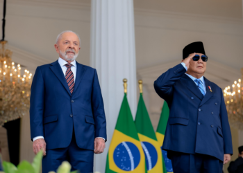 Lula chega ao Palácio Merdeka para reunião com o presidente da Indonésia
