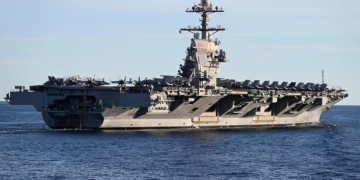 EUA enviam maior porta-aviões do mundo para combater tráfico nas Américas