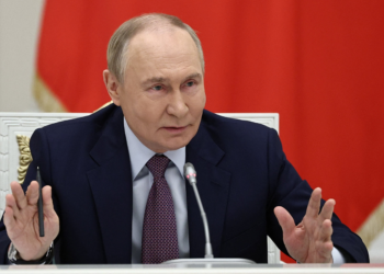 Rússia testa novo míssil movido a energia nuclear, que Putin chama de 'arma invencível'