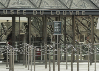 Roubo no Louvre é cereja do bolo nos recentes problemas na França. Relembre