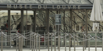 Roubo no Louvre é cereja do bolo nos recentes problemas na França. Relembre