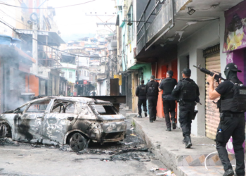 Governo dos EUA emite alerta para viajantes após megaoperação no Rio