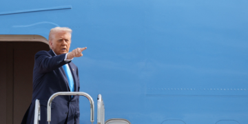 'Não posso concorrer. É uma pena', diz Trump sobre 3º mandato