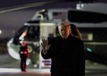 Trump diz que suspensão das decisões de asilo nos EUA durará 'muito tempo'