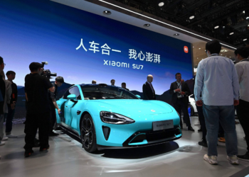 O custo humano da rápida guinada da Xiaomi dos smartphones para os carros elétricos