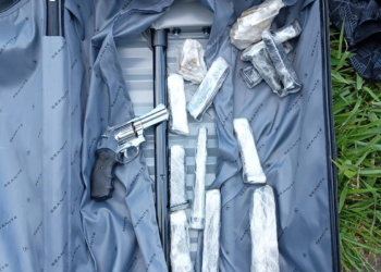 Polícia prende dupla que tentava deixar o Rio com arma e 267 munições