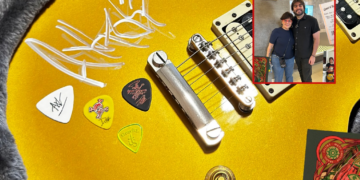 Guitarrista consegue autógrafo de Axl Rose durante passagem do Guns N’ Roses por Cuiabá