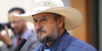 Cattani critica lentidão e desabafa sobre assassinato de filha: "Não existe justiça no Brasil"