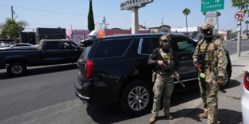 É #FAKE vídeo de policiais de Nova York prendendo agentes de imigração; cena foi feita com IA