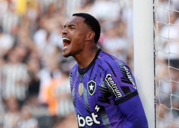 Ancelotti convoca John para amistosos contra Senegal e Tunísia