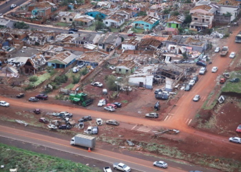 Governo decreta luto de 3 dias após tornado matar 6 e ferir 750 no PR