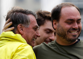 Família Bolsonaro mantém liderança digital após racha em Santa Catarina