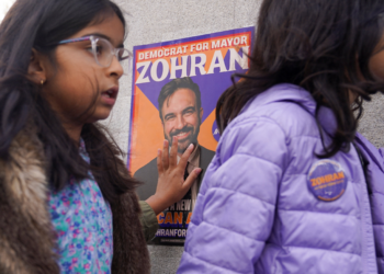 Muçulmano, tiktoker e socialista, Zohran Mamdani vira estrela e nome forte do Partido Democrata em eleição para prefeito de NY