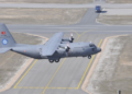 Criado para cargas de guerra: conheça o C-130, avião militar que se desintegrou ao cair na Geórgia
